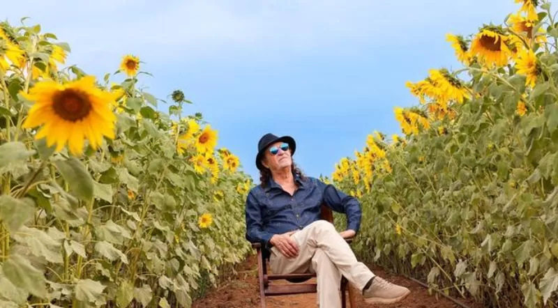 Alceu Valença celebra 80 anos com show especial da turnê “80 Girassóis” em Belém