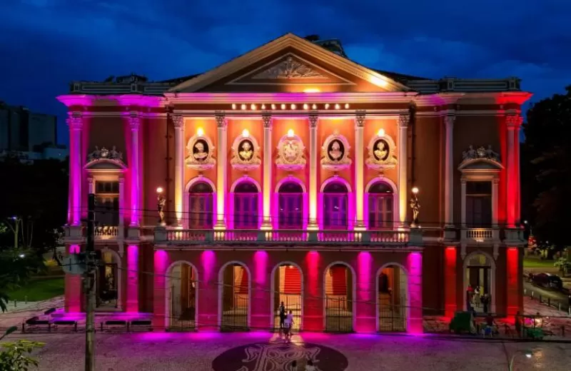 Theatro da Paz: visitas guiadas revelam detalhes de um dos maiores símbolos de Belém