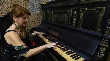 Piano do Cine Olympia atravessa gerações e preserva memória cultural em Belém