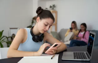 ECA Digital: crianças e adolescentes não poderão mais mentir idade online