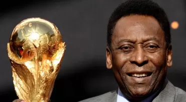 Camisa de Pelé na final de 1958 vai a leilão em Nova York 