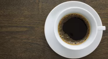 Café pode ajudar no envelhecimento saudável? Estudo revela como a bebida protege o organismo